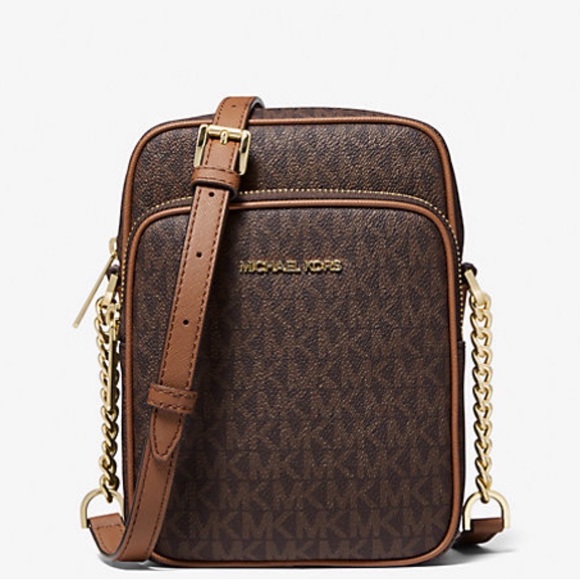 Michael Kors Handbags - MICHAEL KORS OUTLET
Jet Set Travel Medium Logo Crossbody Bag
